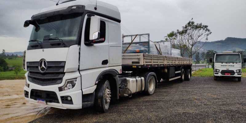 Entrega de equipamento para Coronel Freitas - SC