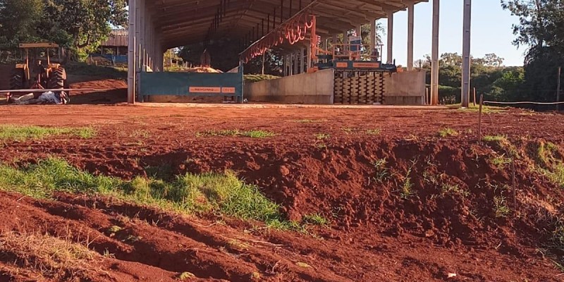 Unidade de compostagem para dejetos de suínos no Oeste do Paraná
