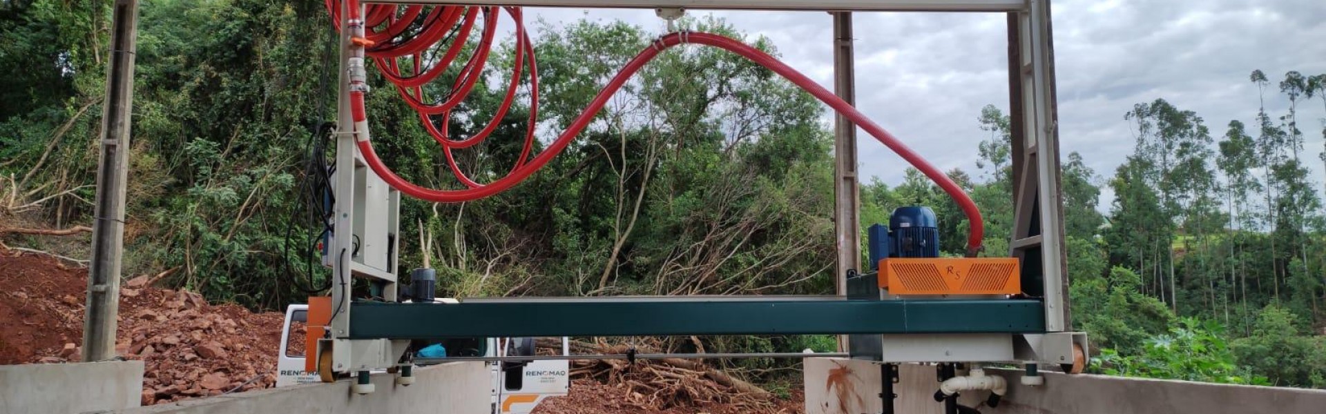 MÁQUINA PARA REVOLVIMENTO DE COMPOSTAGEM SV10
