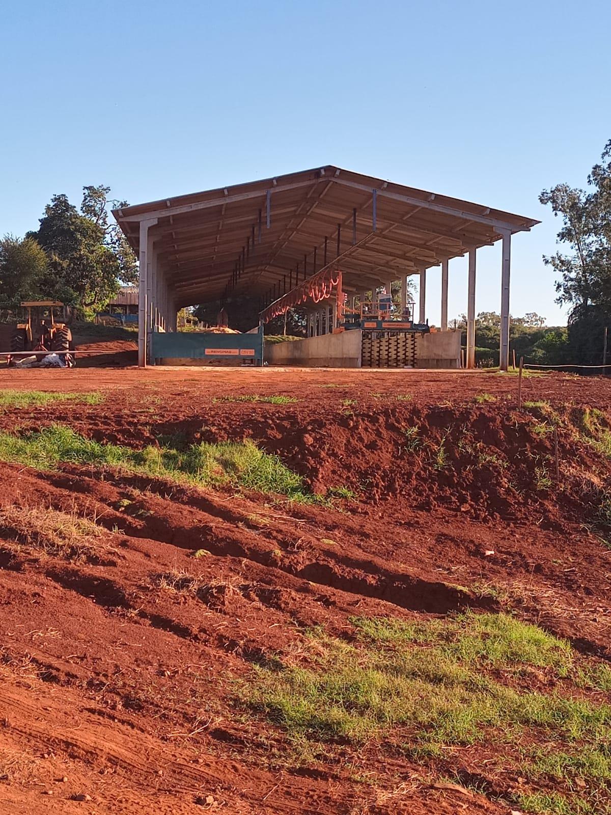 Unidade de compostagem para dejetos de suínos no Oeste do Paraná Unidade de compostagem para dejetos de suínos no Oeste do Paraná